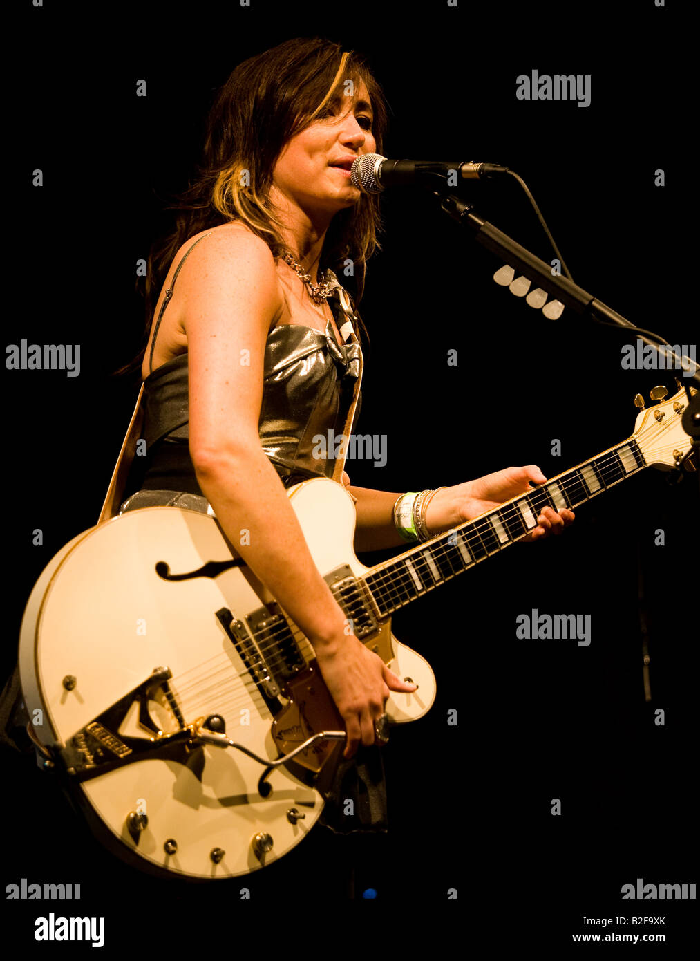 Kate KT Tunstall sul Summerisle palco principale al 2008 Wickerman Festival Foto Stock