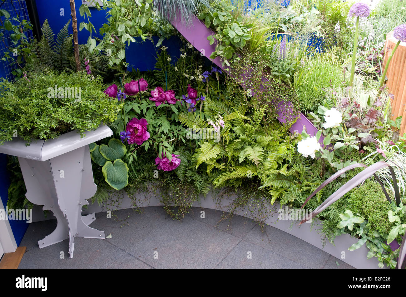 Chelsea Flower Show 2008 Il Velluto trapuntato Garden Designer: James Towillis, con Pietro Biggs (impianto) Foto Stock