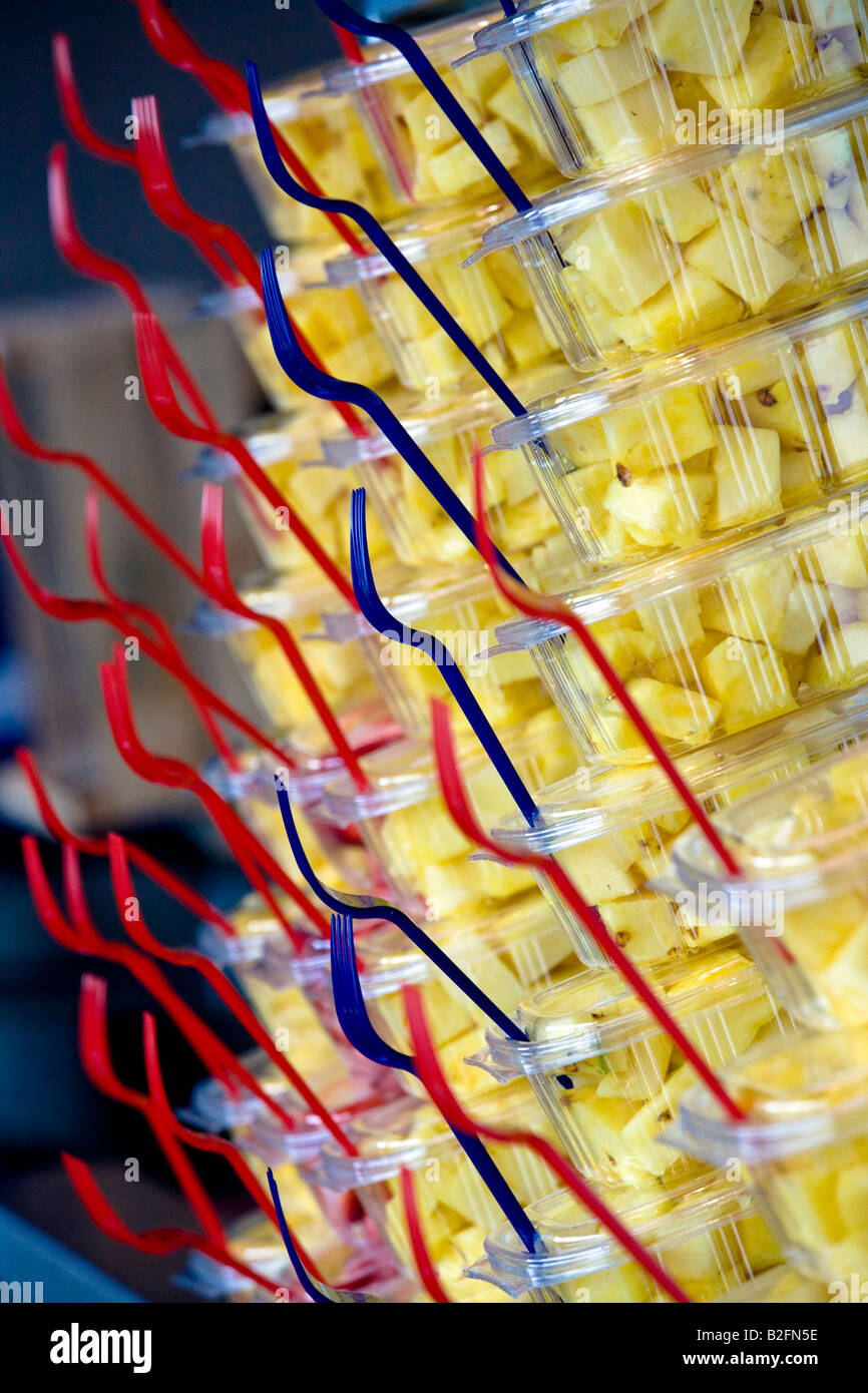 Preparati ananas Mercat la Boqueria Las Ramblas Barcellona Spagna Foto Stock