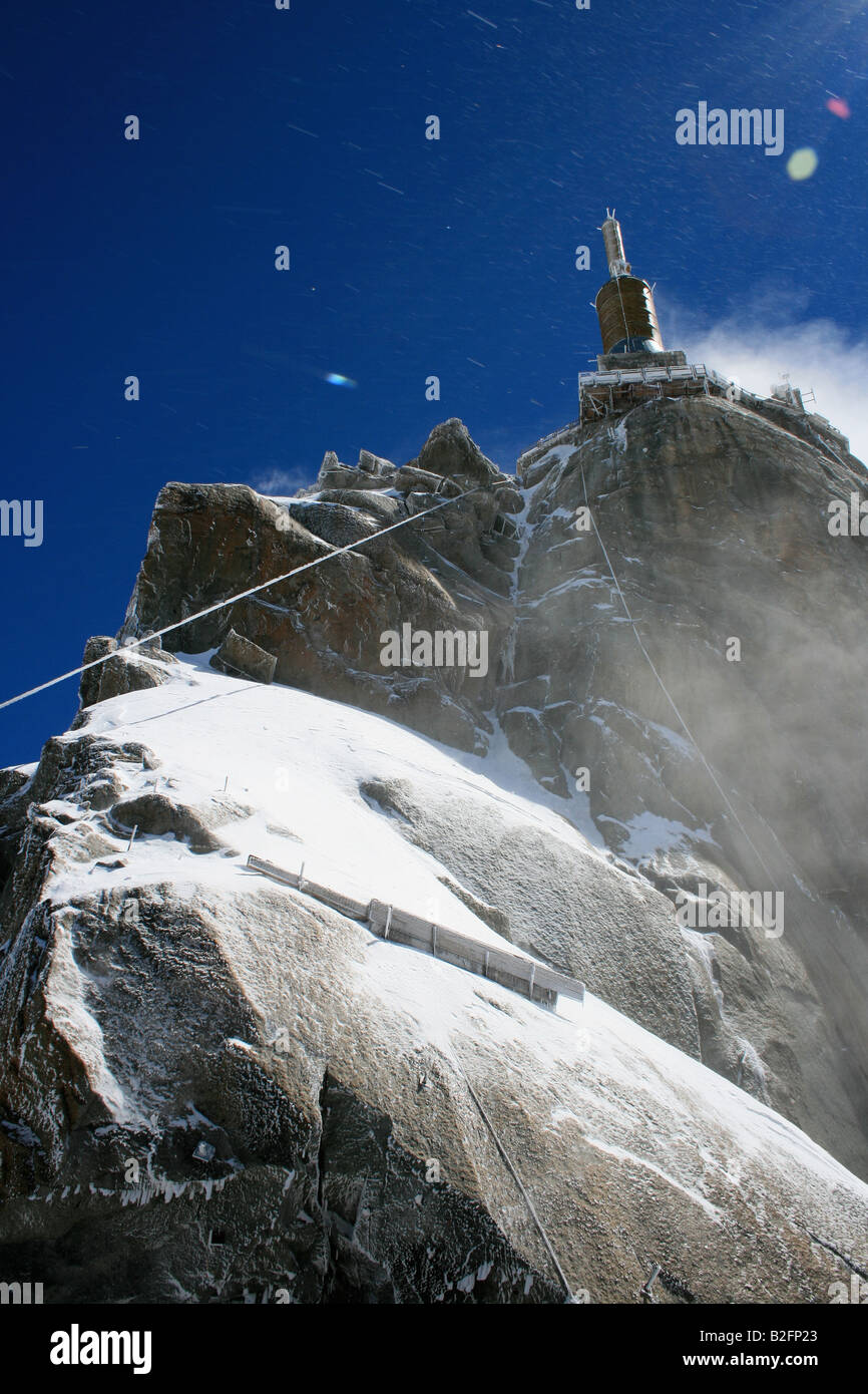 Neve, bridge, rock, ghiaccioli, Aigulle Du Midi, Chamonix Mont-Blanc, Francia Foto Stock