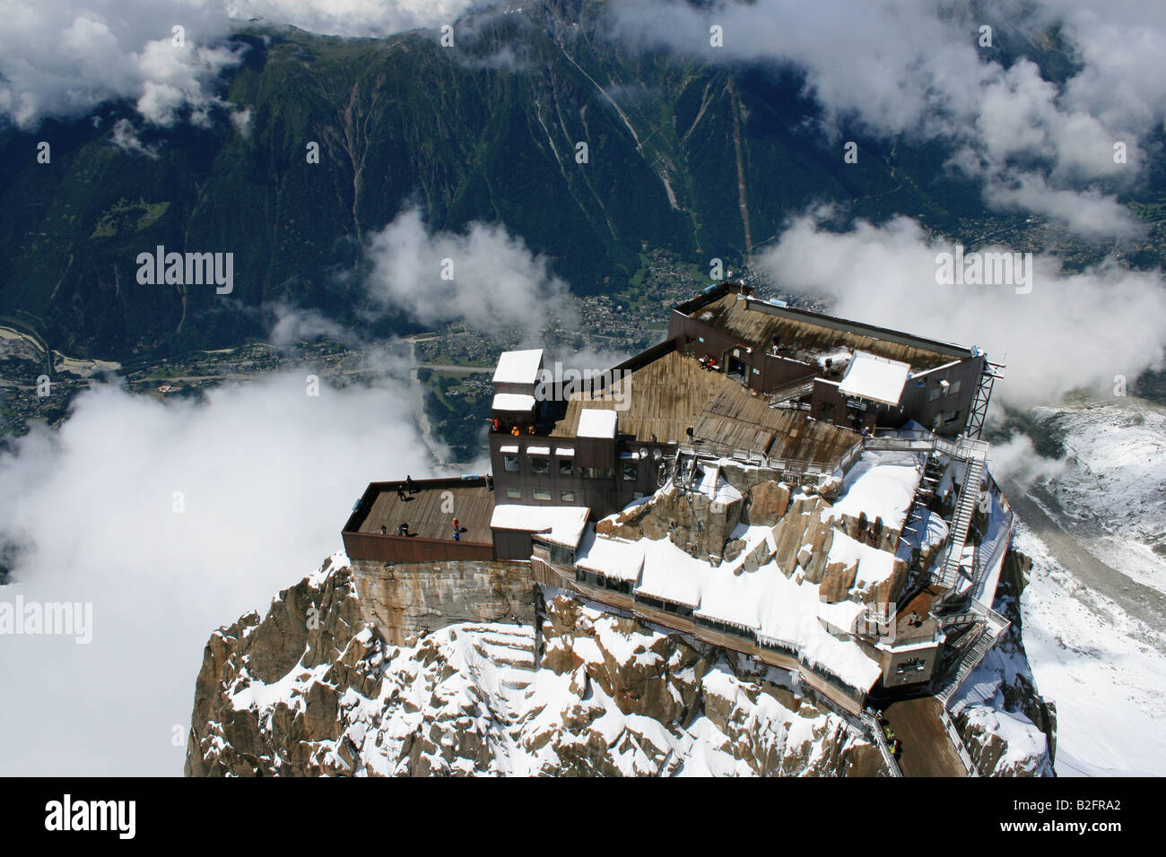 Neve, bridge, rock, ghiaccioli, Aigulle Du Midi, Chamonix Mont-Blanc, Francia Foto Stock