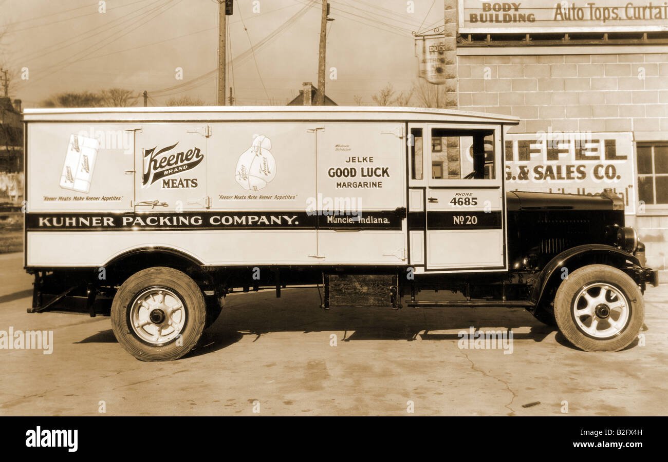 Kuhner società di imballaggio, Muncie, Indiana per la consegna del carrello più aspra salumi Foto Stock