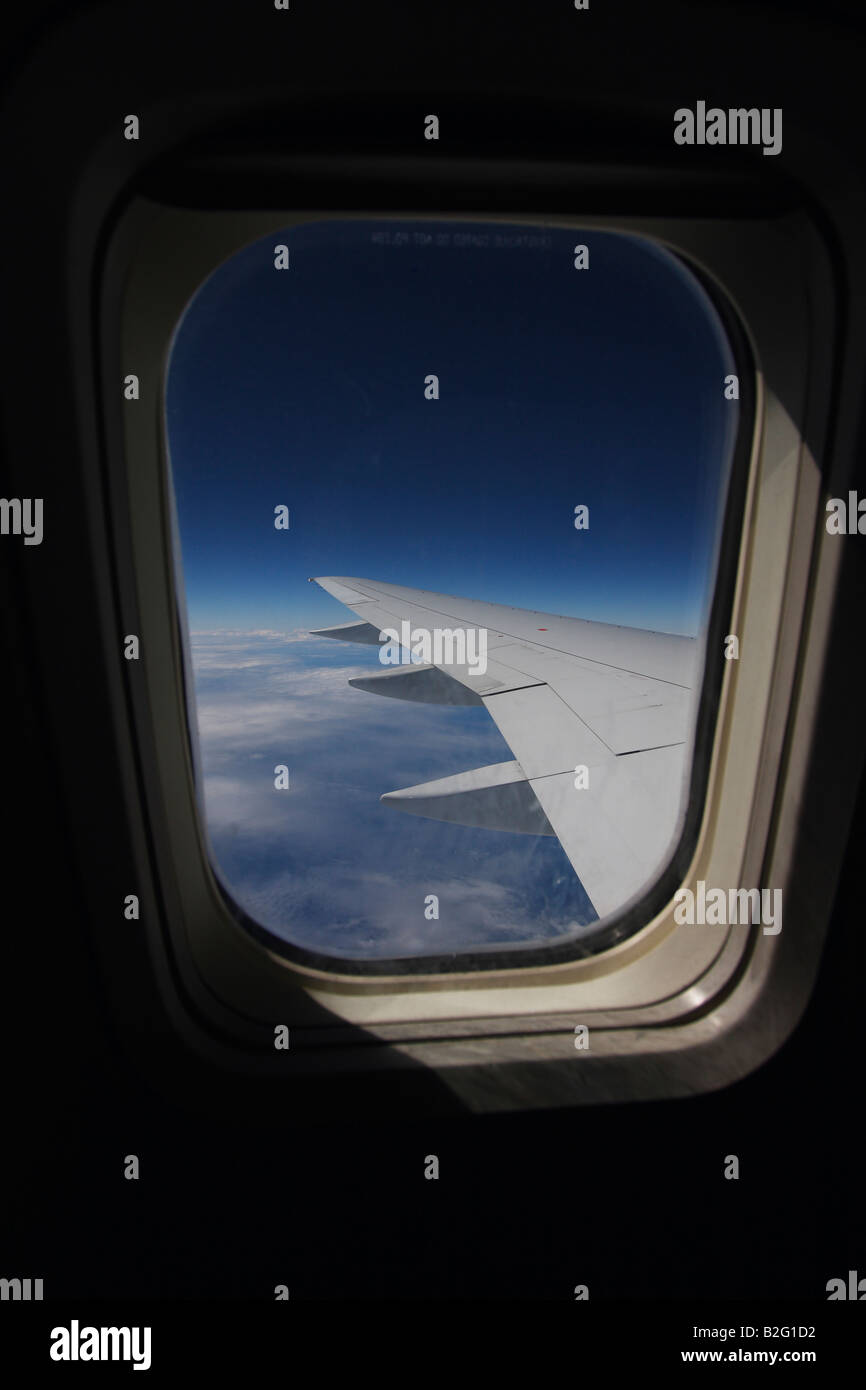 La vista dalla finestra della United Airlines 757 sopra l'Oceano Pacifico intitolata a Maui, Hawaii il 19 luglio 2008. Foto Stock