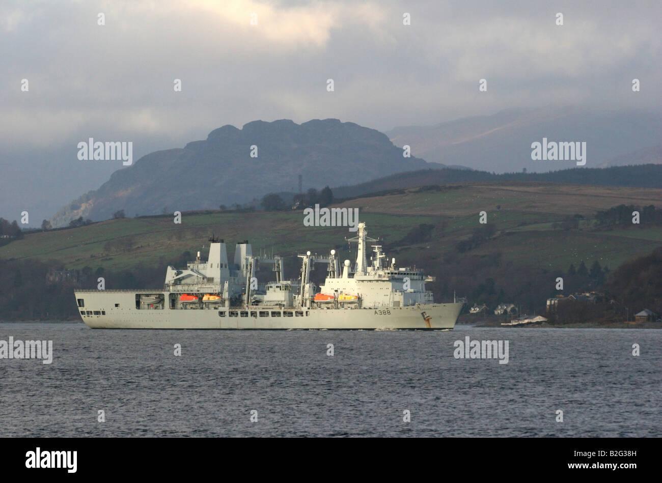 RFA Fort George A388 è una flotta combinata memorizza nave cisterna e delle navi della Royal Fleet Auxiliary Foto Stock