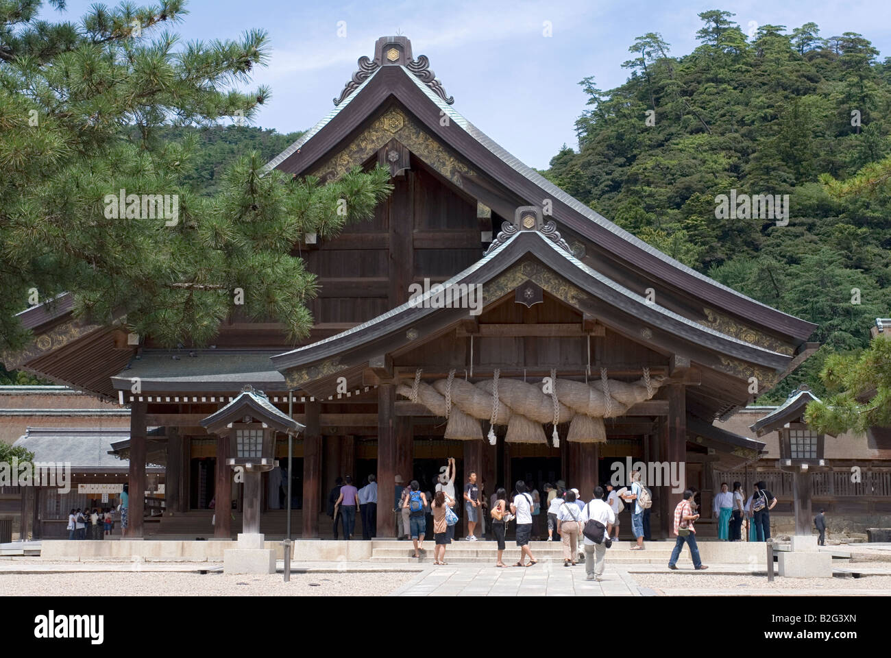 Gigante di corda intrecciata del rivestimento esterno del santuario è un simbolo del grande santuario di Izumo situato vicino a Matsue nella prefettura di Shimane Foto Stock