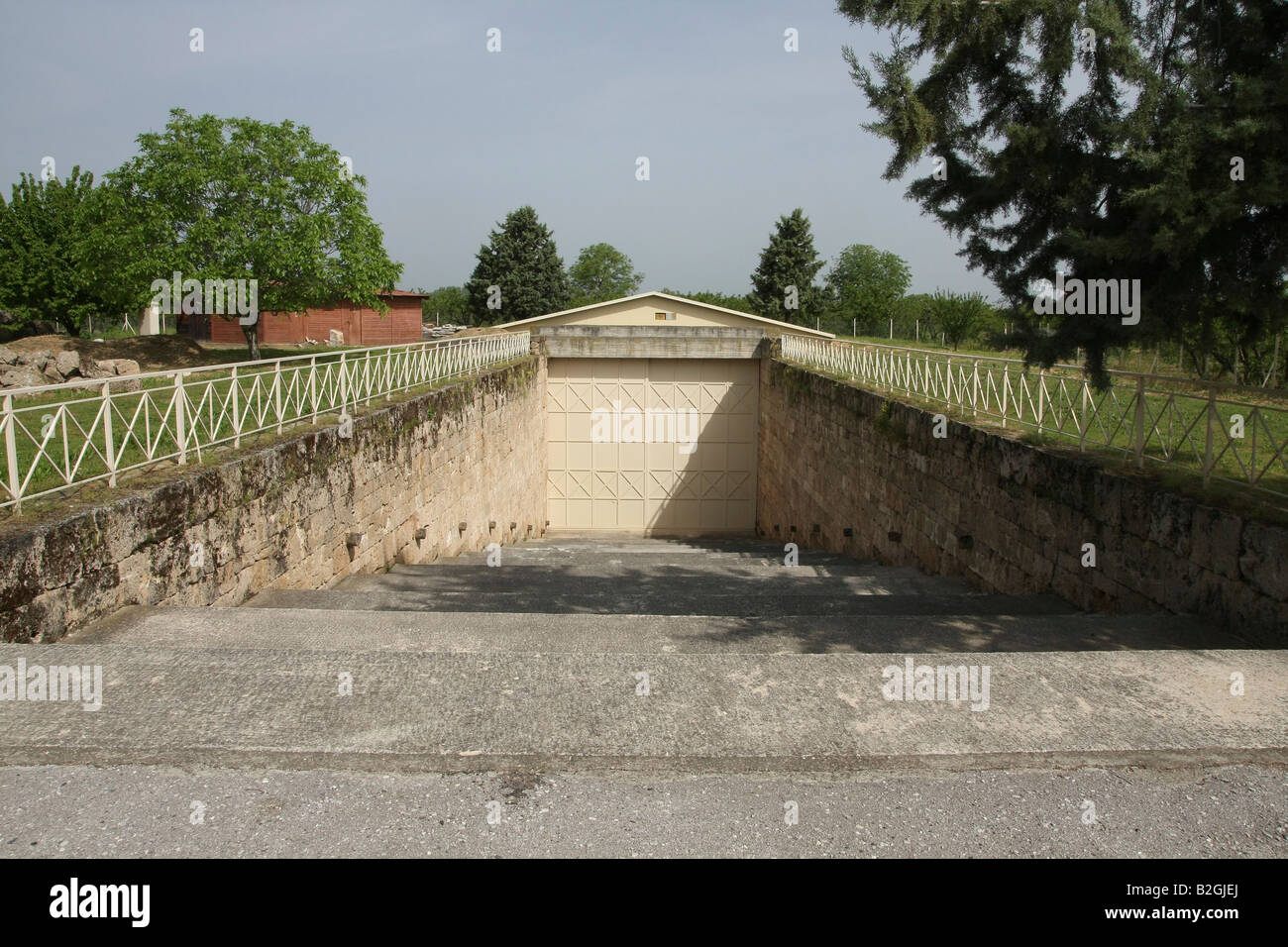 Grecia Macedonia Anthemia macedone Tomba di giudizio o la grande tomba di Lefkadia ingresso alla tomba del IV secolo A.C. Foto Stock