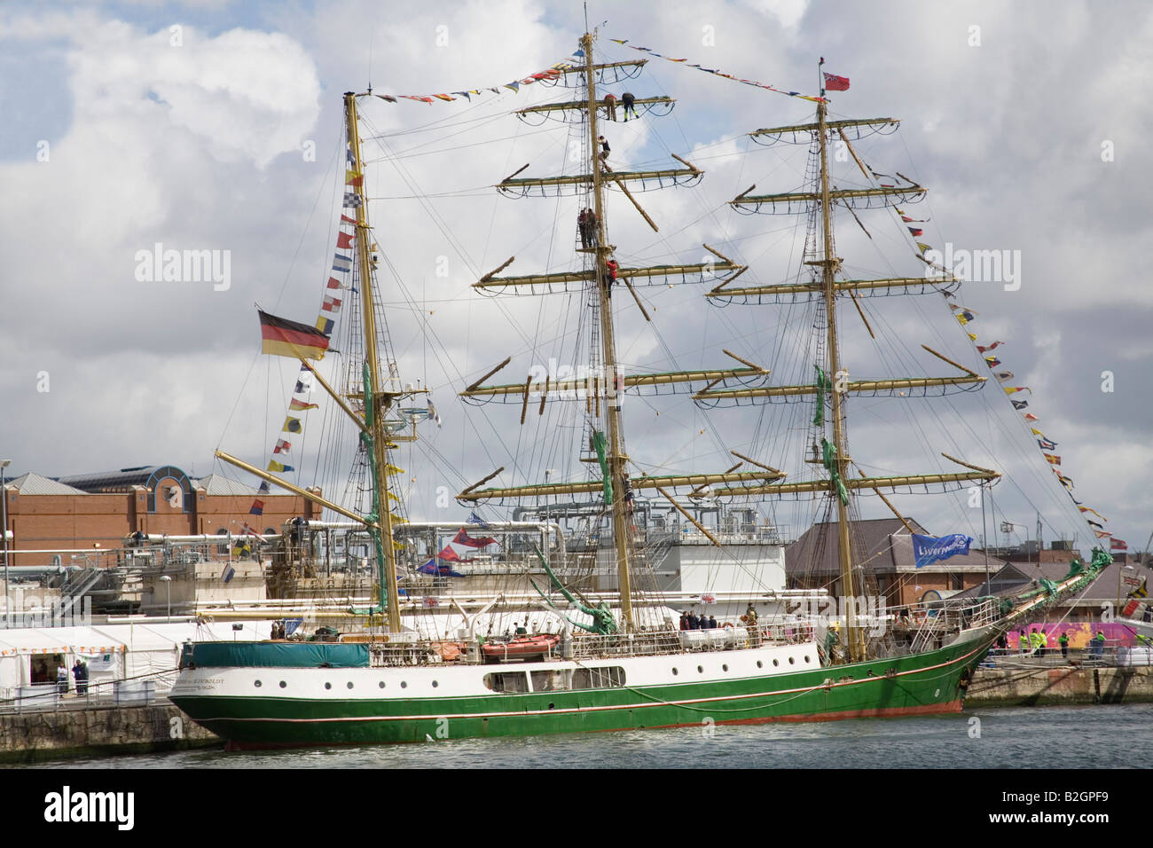 Liverpool Merseyside England Regno Unito Luglio Alexander von Humboldt un tedesco tre masted sailing ship concorrente in Tall Ships Race famose città del nord evento Foto Stock