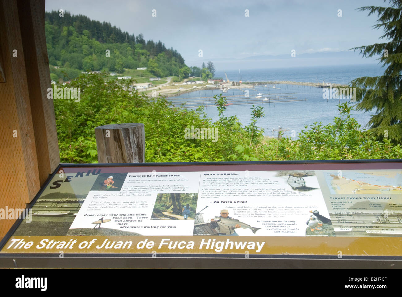 Panoramica di Sekiu, Penisola Olimpica, nello Stato di Washington, dal chiosco sulla Statale 112, un National Scenic Byway Foto Stock