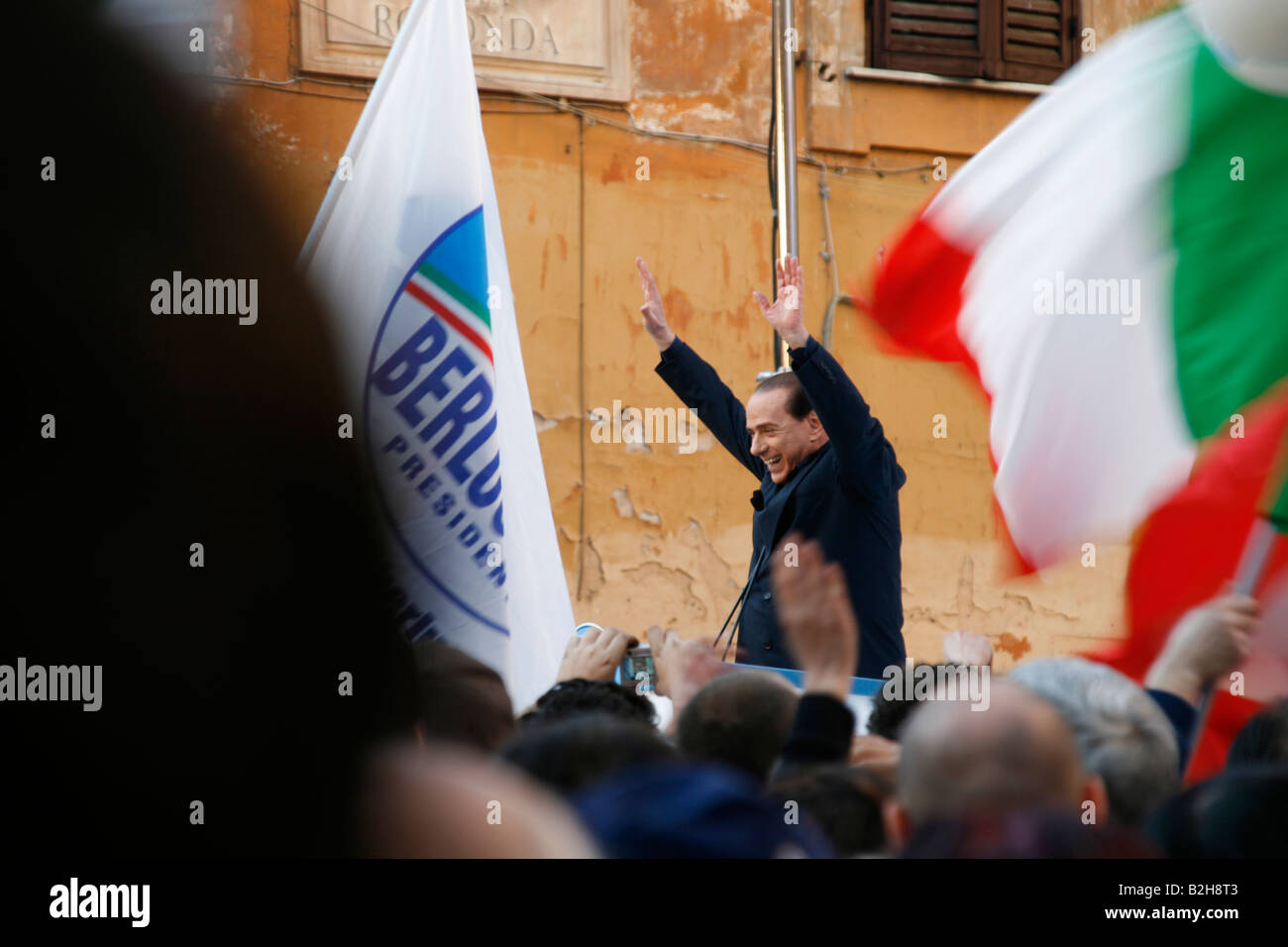 Silvio Berlusconi a livello politico nel rally di roma 2008 Foto Stock