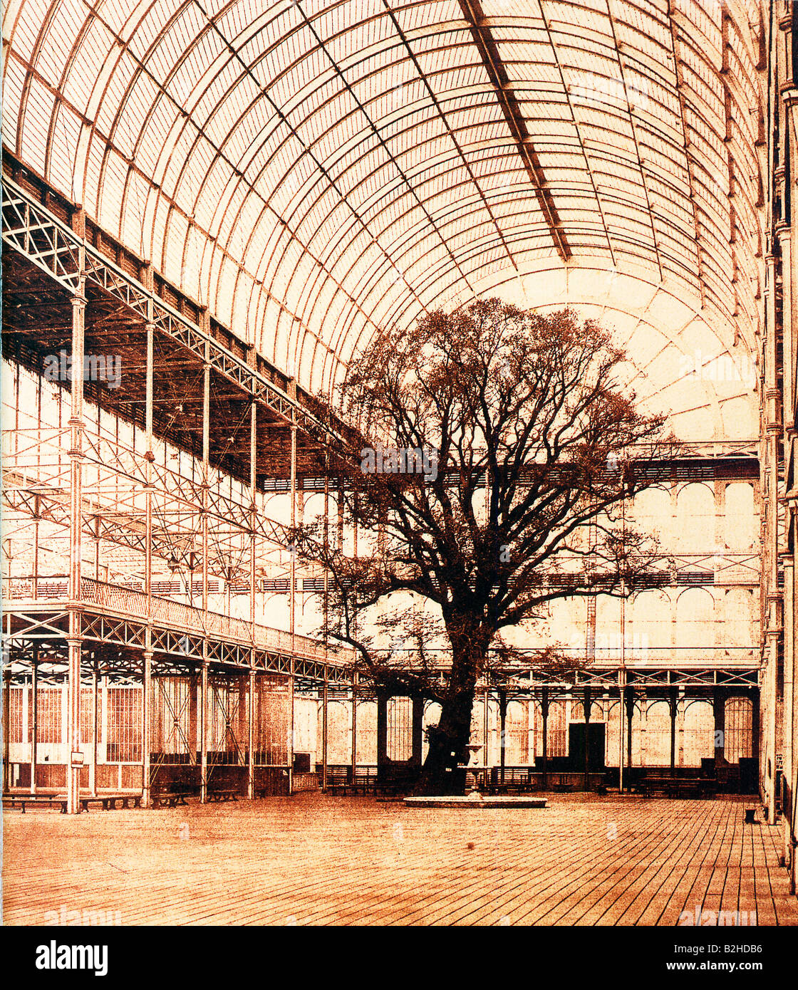 Il Palazzo di Cristallo 1852 foto degli interni del grande edificio delle esposizioni in Hyde Park appena prima dello smontaggio Foto Stock