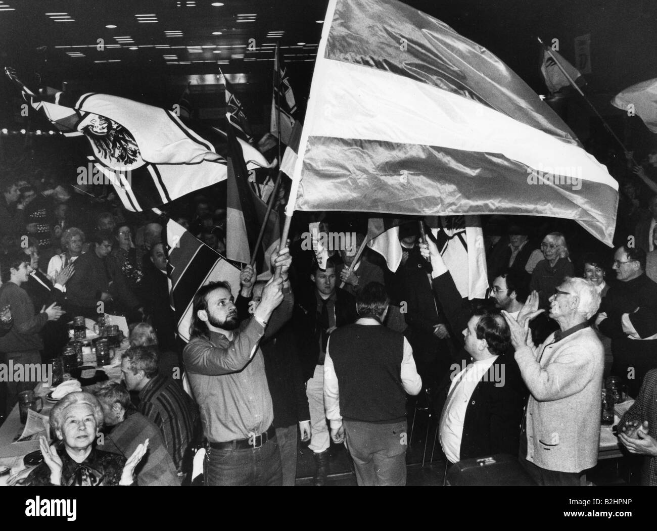 Geografia/viaggio, Germania, politica, radicali a destra, neonazisti, assemblea, commemorazione di Rudolf Hess, Bayreuth, 17.8.1991, Foto Stock