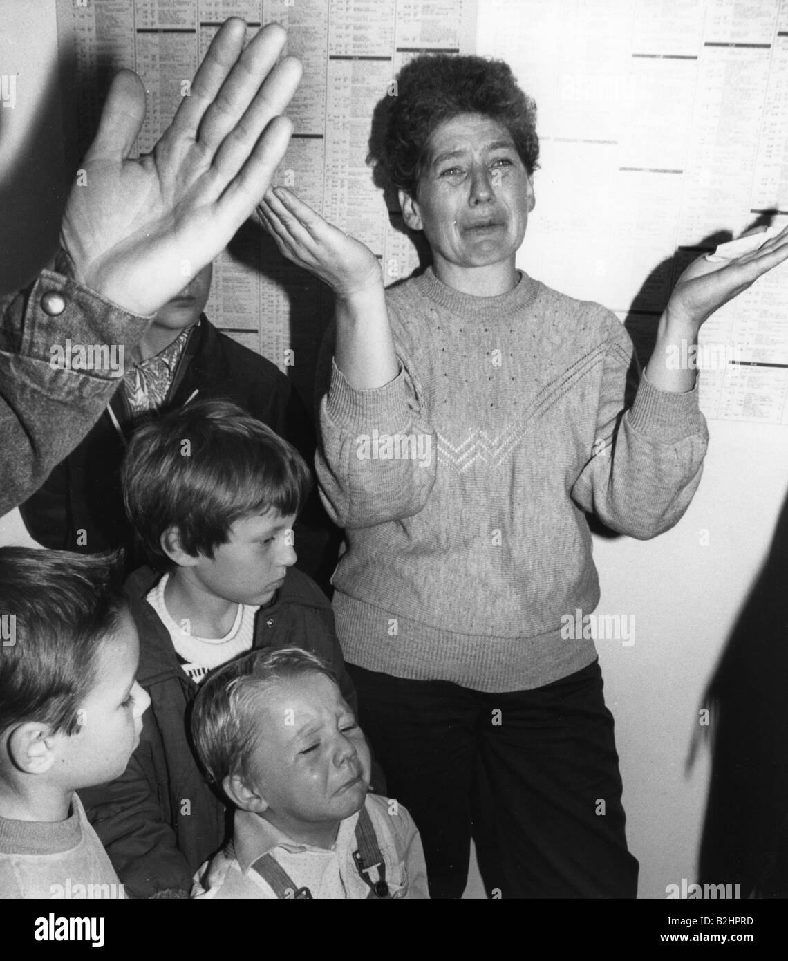 Persone, rifugiati, tedeschi etnici dalla Romania sono negati di rimanere, campo di migrazione, Nuermberg, 19.10.1990, Foto Stock