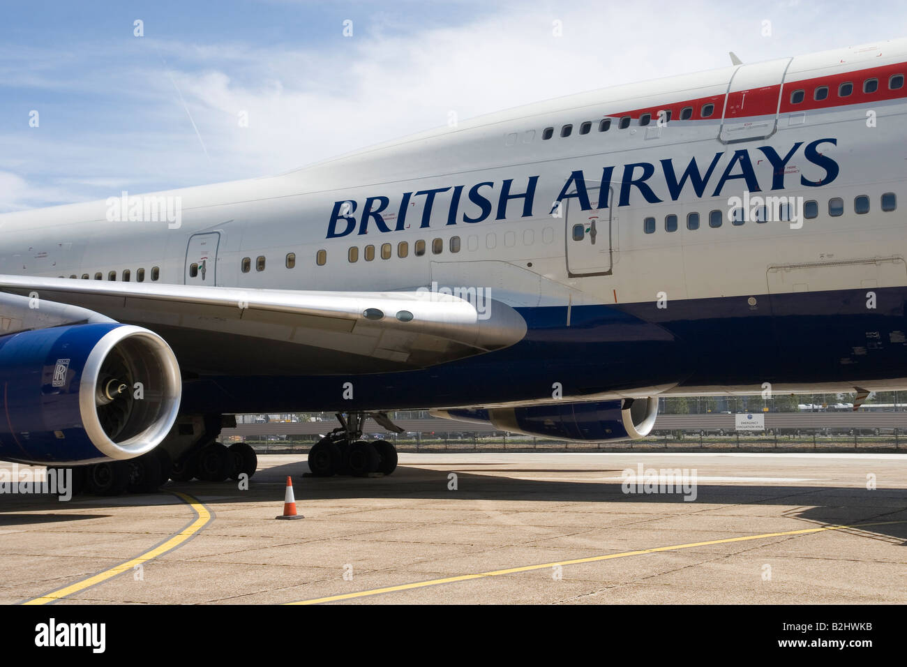 British Airways jumbo jet parcheggiato all'Aeroporto di Londra Heathrow Foto Stock