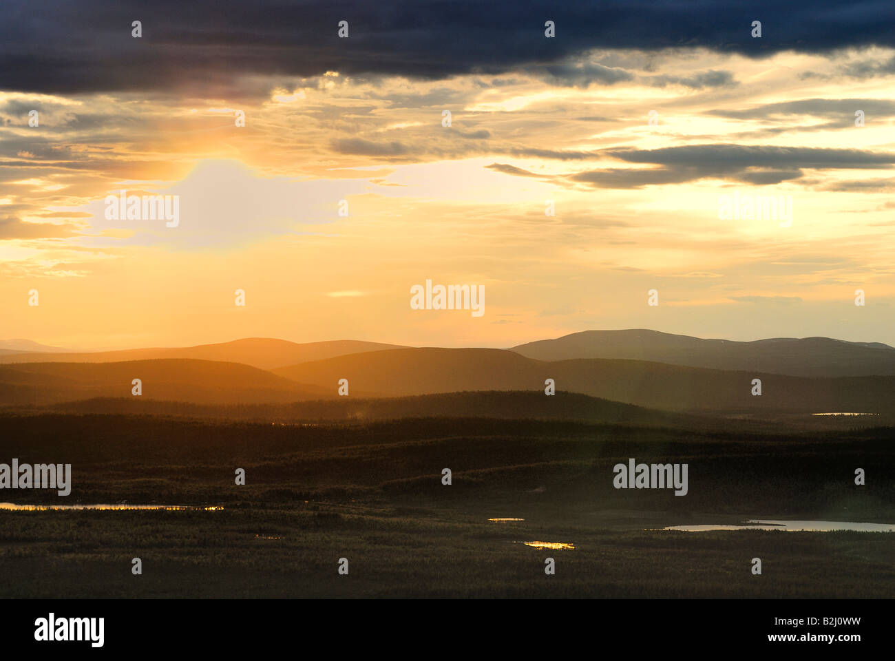 Il sole di mezzanotte mount Dundret Gaellivare Lapponia svedese Svezia vista panoramica Foto Stock