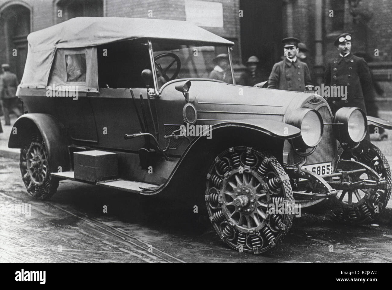 Trasporto/trasporto, auto, auto con pneumatici in metallo, Germania, circa 1920, Foto Stock