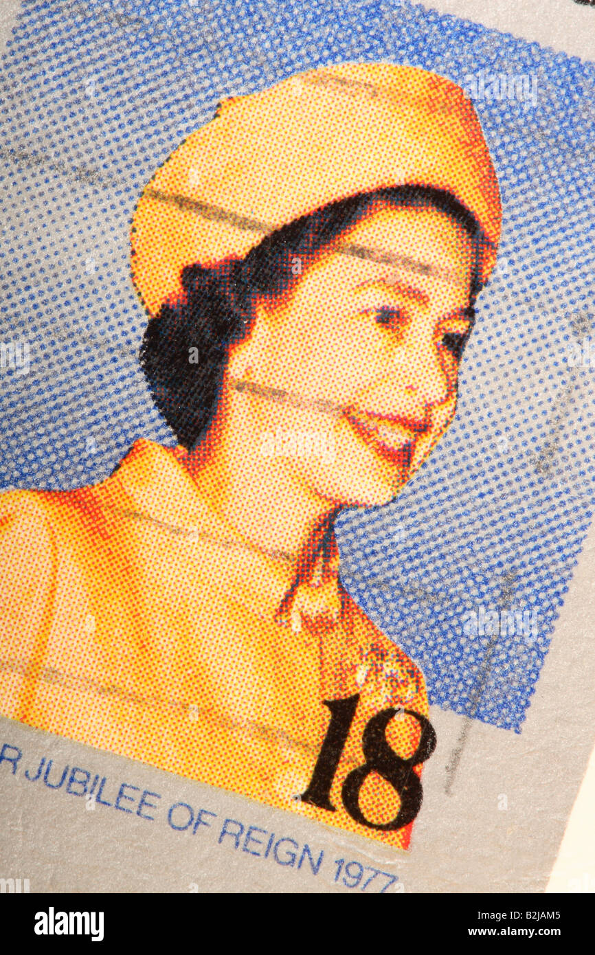 Queen Elizabeth II seconda presentato su un australiano francobollo celebra il suo Giubileo d'argento nel 1977 Foto Stock