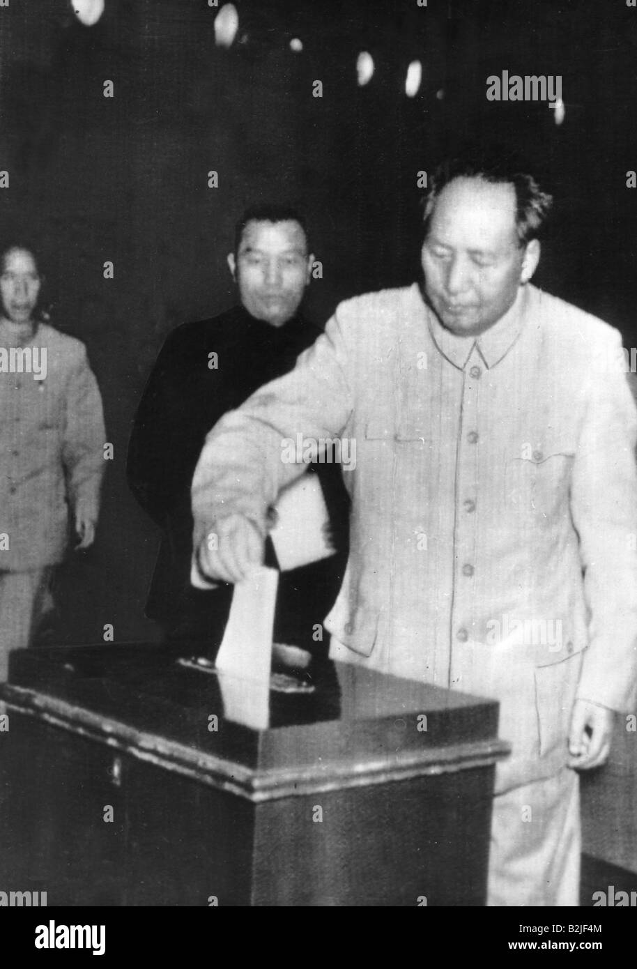 MAO Zedong, 26.12.1893 - 9.9.1976, politico cinese, Presidente della Repubblica popolare cinese 1.10.1949 - 9.9.1976, al Congresso del Partito Nazionale, Pechino, 29.9.1954, elezione a Capo di Stato, votazione, Foto Stock