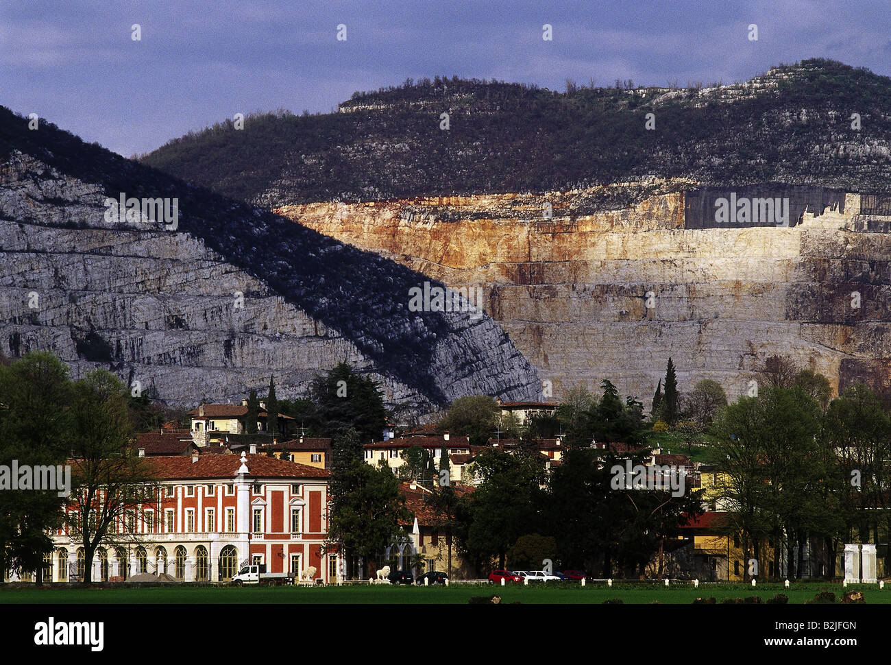 Mining, cava, cave di marmo vicino a Brescia, lombardia, italia,  Additional-Rights-Clearance-Info-Not-Available Foto stock - Alamy