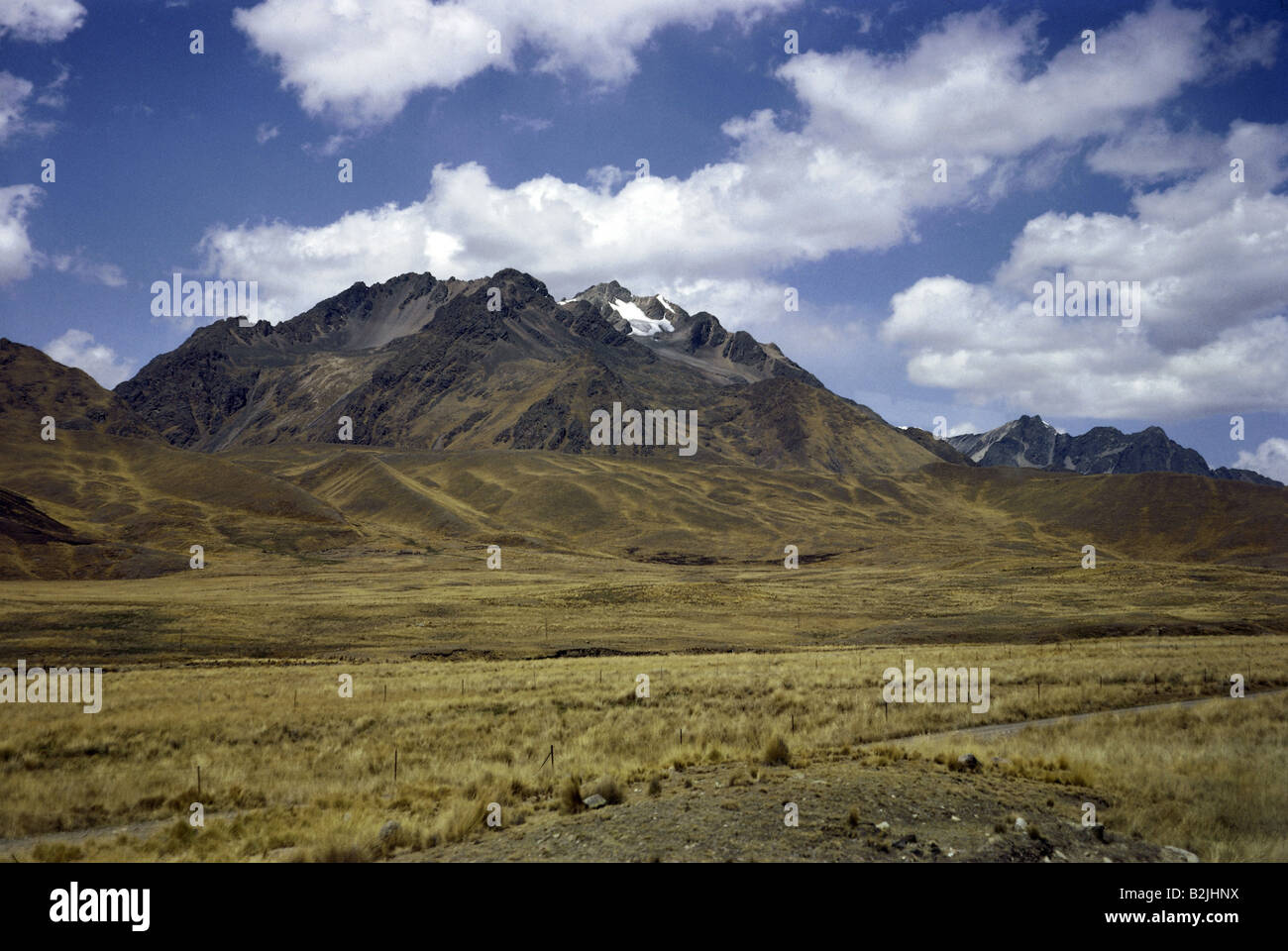 Geografia / viaggi, Perù, paesaggio / Paesaggi, mountain / MONTAGNE, spartiacque vicino Lataya, Additional-Rights-Clearance-Info-Not-Available Foto Stock