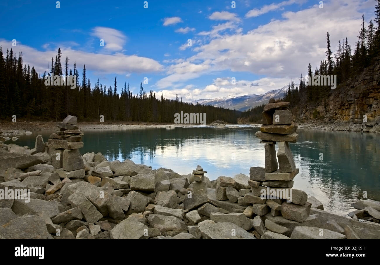 Inukshuk a Cascate Athabasca, Jasper National Park, Alberta Foto Stock