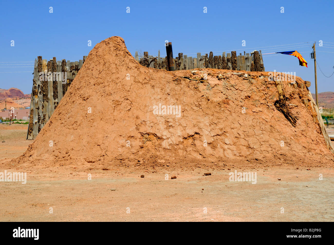 Maschio di Hogan Navajo dimora invernale a Kayenta USA Foto Stock