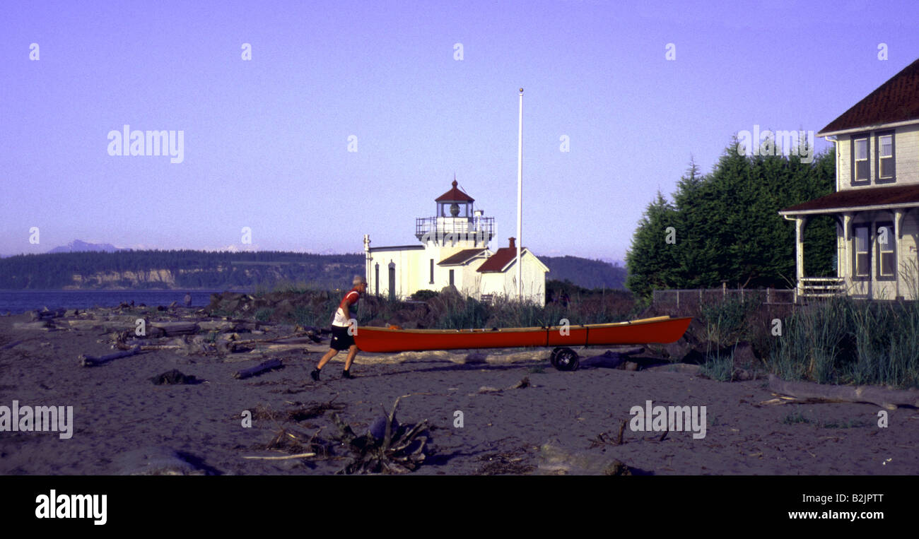 Punto nessun punto Kayak Lighthouse penisola Kitsap Puget Sound Washington STATI UNITI D'AMERICA Foto Stock