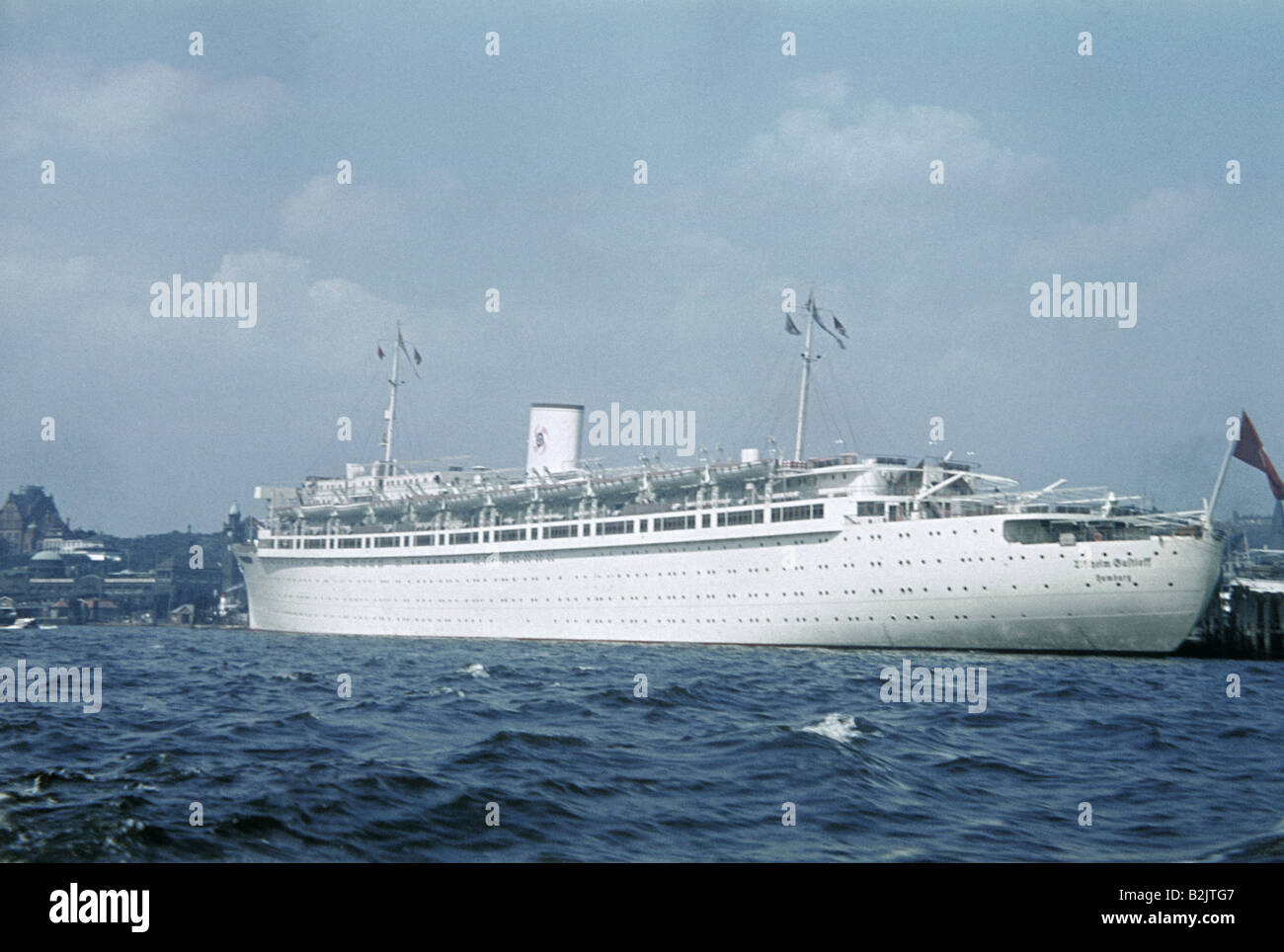 Trasporti / trasporti, navigazione, navi passeggeri, 'Wilhelm Gustloff', commissionato il 15.3.1938, affondato 30.1.1945, vista, Amburgo, 30.7.1938, , Foto Stock