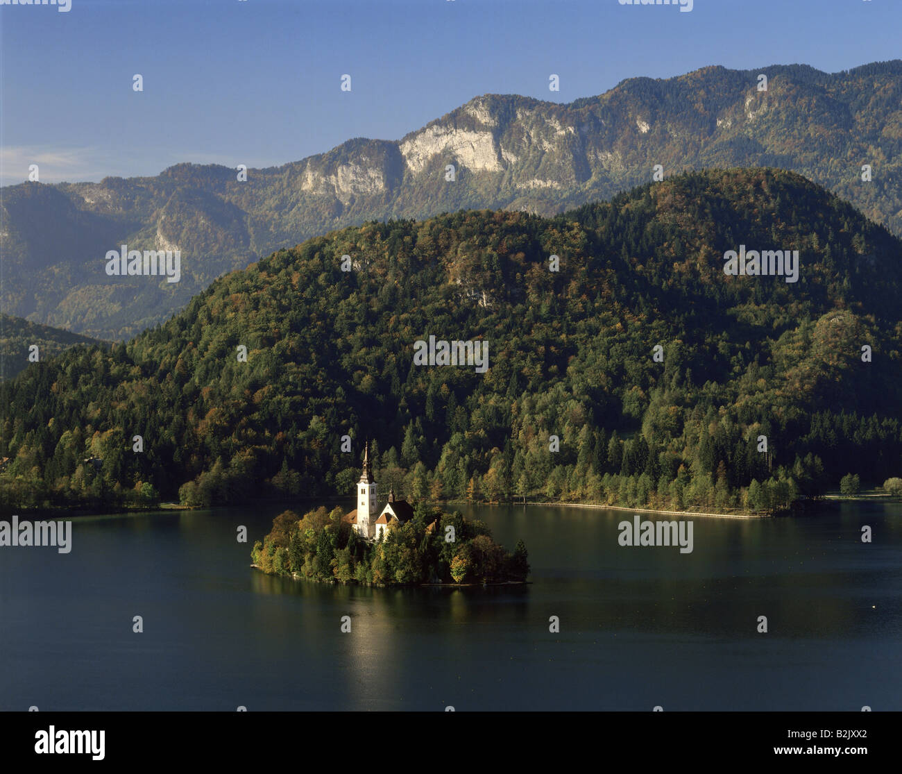Geografia / viaggi, Slovenia Alta Carniola, paesaggi, il lago di Bled con isola, sulle Alpi Giulie, Additional-Rights-Clearance-Info-Not-Available Foto Stock