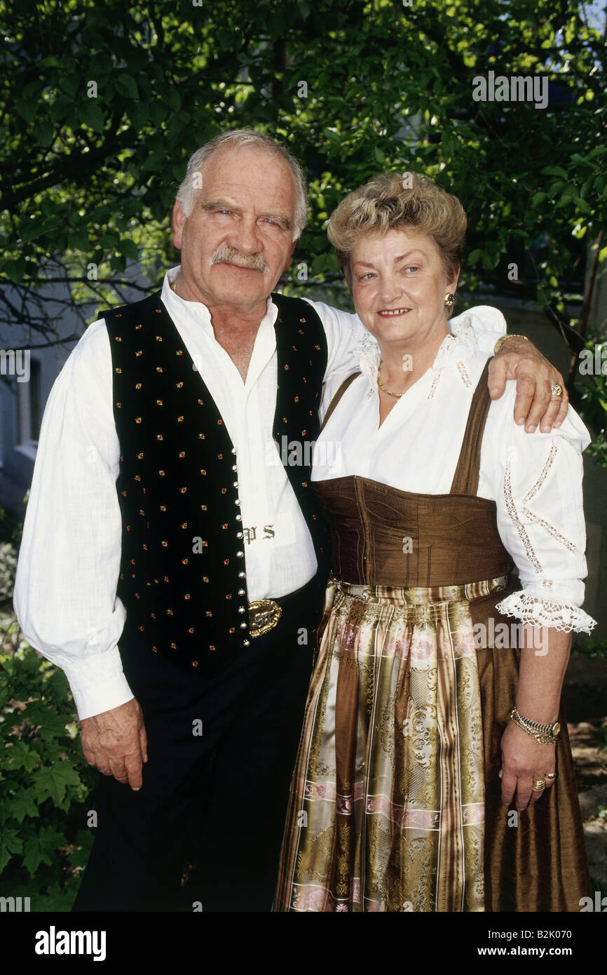 Steiner, Peter, 6.9.1927 - 22.12.2008, attore tedesco, a metà lunghezza, con moglie Sissi, Monaco di Baviera, 18.5.1993, Foto Stock