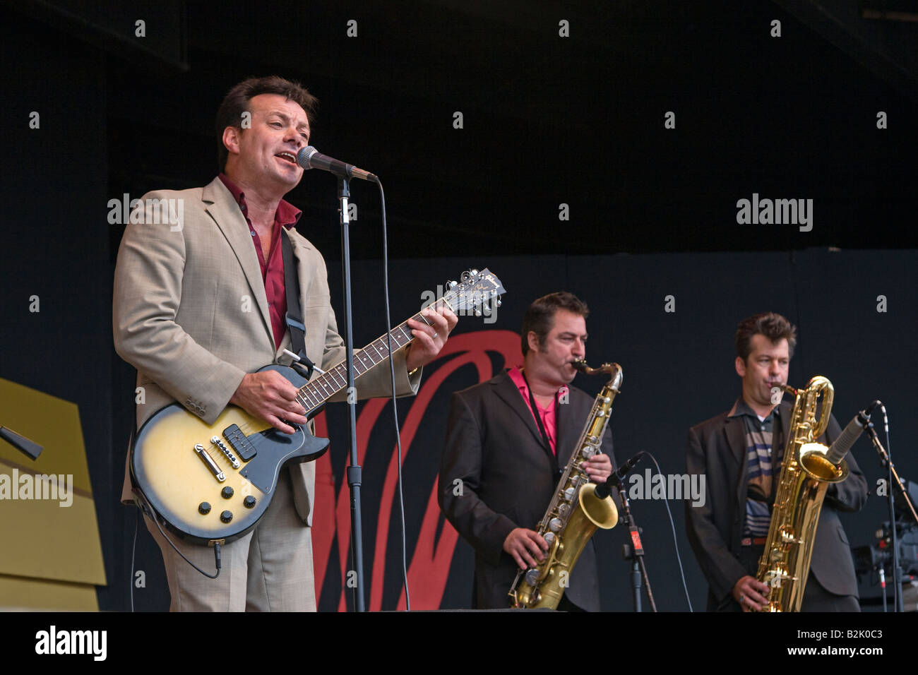 JAMES HUNTER ESEGUE R B su Jimmy Lyons stadio durante il cinquantesimo anniversario di Monterey festival jazz di Monterey in California Foto Stock