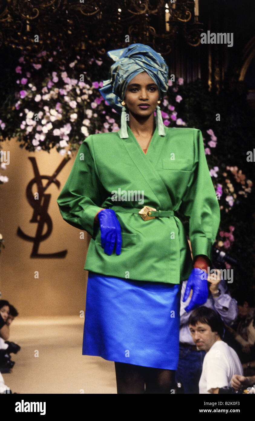 Moda, sfilata di moda, Haute Couture, Parigi, Yves Saint Laurent, collezione estiva 1990, Foto Stock