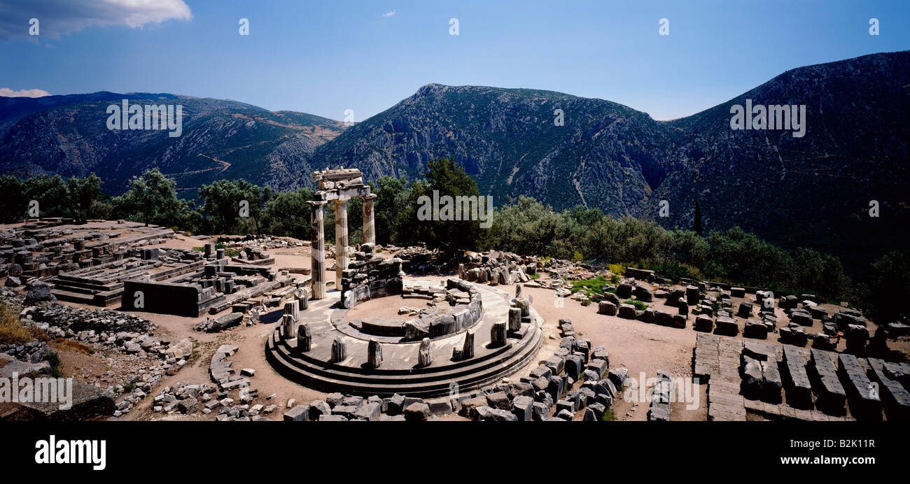 Geografia / viaggi, Grecia, Delphi (Delphoi), santuario di Athena Pronaia (Marmaria), Tholos, costruito: IV secolo A.C. Additional-Rights-Clearance-Info-Not-Available Foto Stock