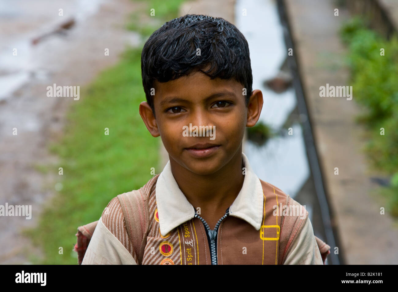 Giovane ragazzo indiano a Darasuram India del Sud Foto Stock