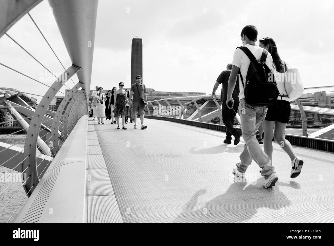 Millennium Bridge di Londra, Inghilterra Foto Stock