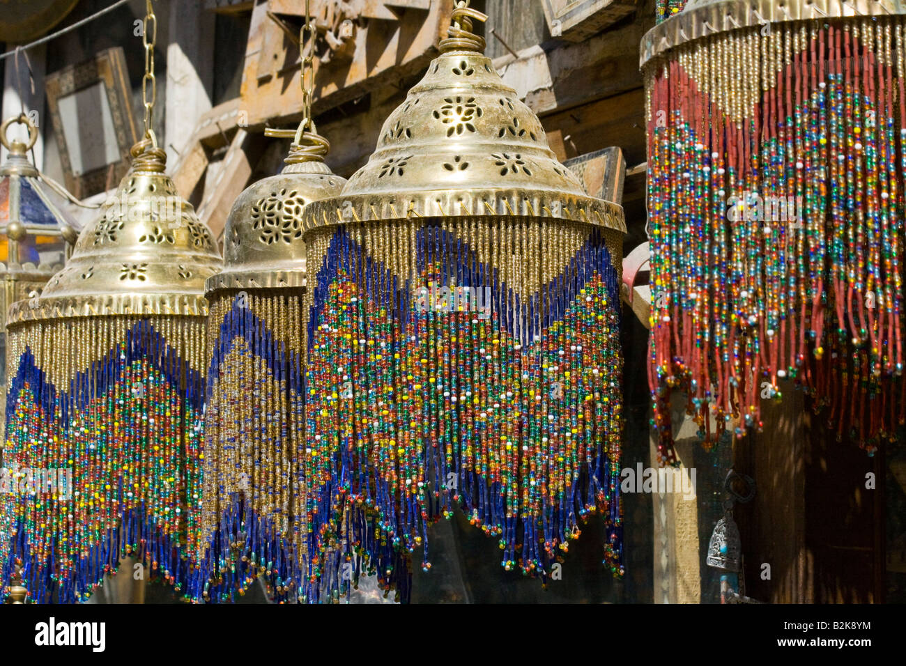 Lampade a perline nella città vecchia a Damasco in Siria Foto Stock