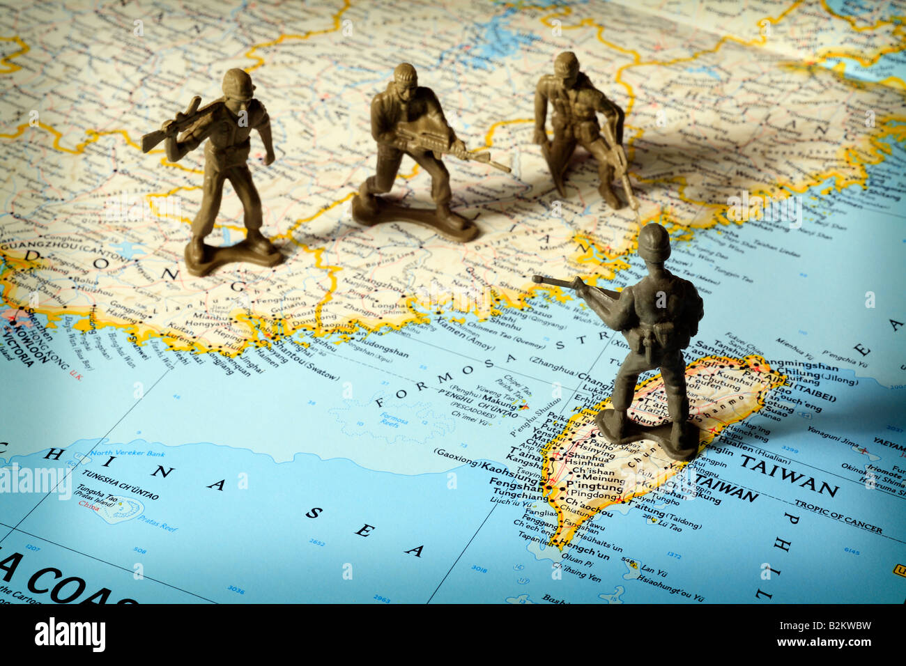 Toy Soldiers sulla mappa di Cina e Taiwan face off Foto Stock