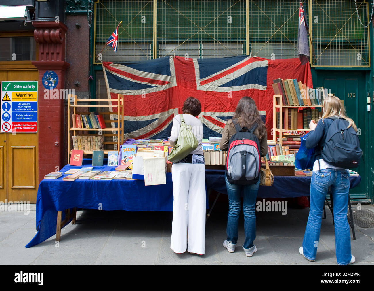 Londra persone in Portobello Street Foto Stock
