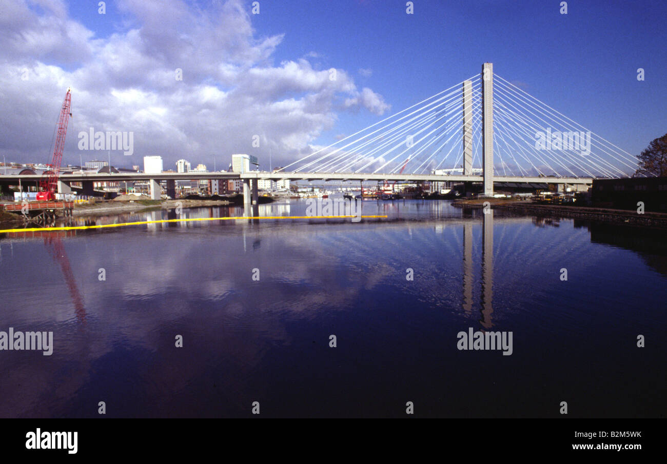 Thea Foss fluviale sotto il ponte di interscambio Tacoma Washington STATI UNITI D'AMERICA Foto Stock