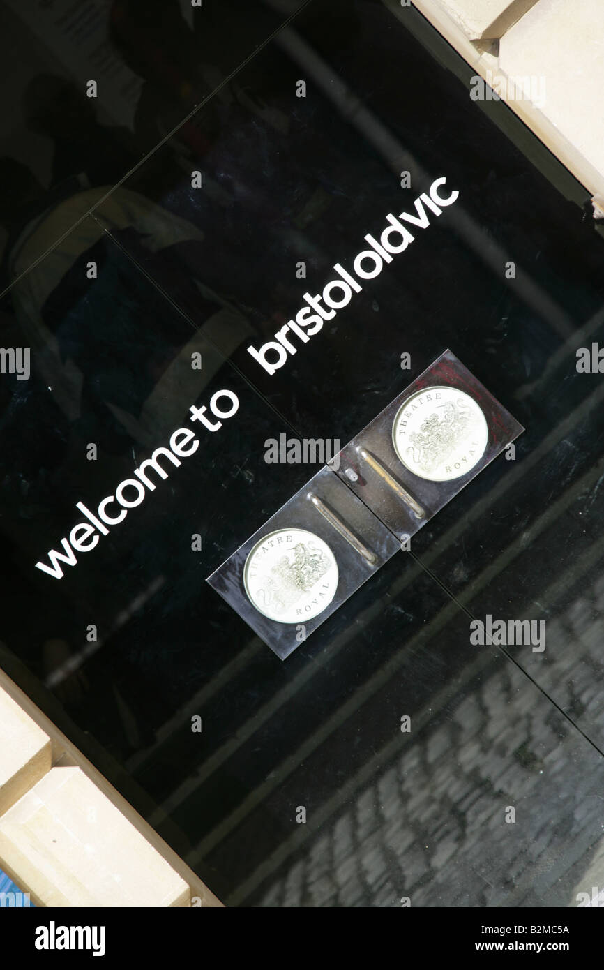 Città di Bristol, Inghilterra. Cooper's Hall foyer le porte di ingresso al Bristol Old Vic Theatre complesso e Theatre Royal. Foto Stock