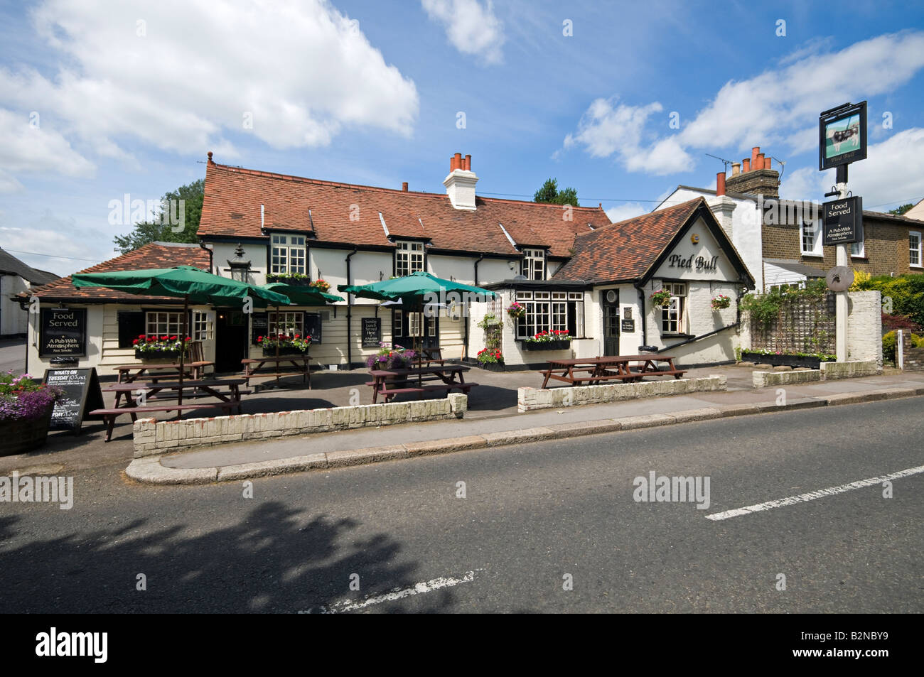 Pied Bull pub Enfield Regno Unito Foto Stock