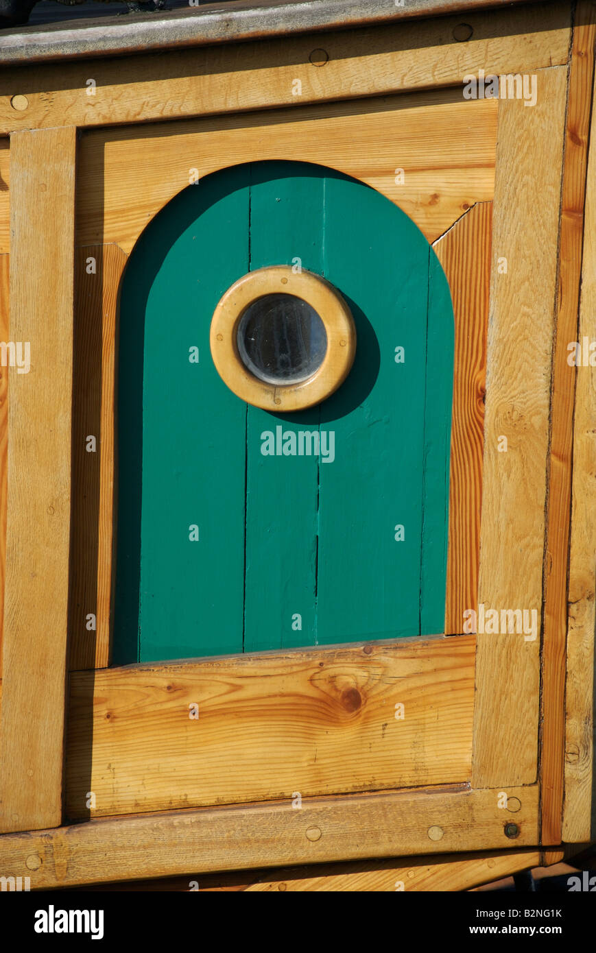 Brest 08 Maritime Festival Francia. Oblò finestra sulla nave di Matteo, una replica di una caravella Foto Stock