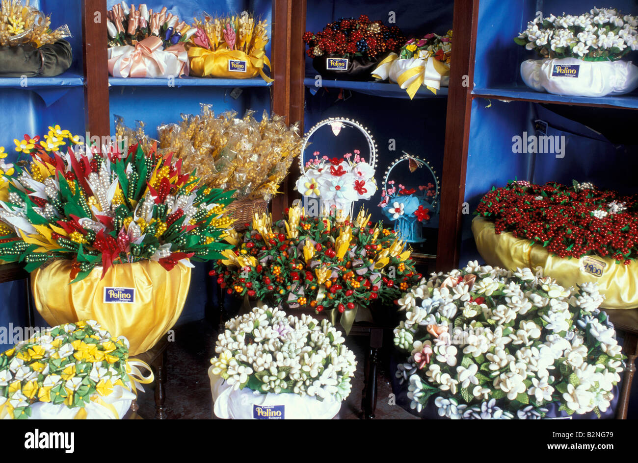 Pelino confetti, Sulmona, Italia Foto stock - Alamy