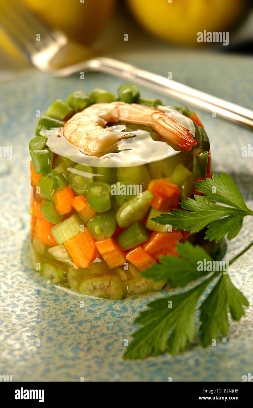 Aspic di verdure, tonno e gamberetti Foto Stock