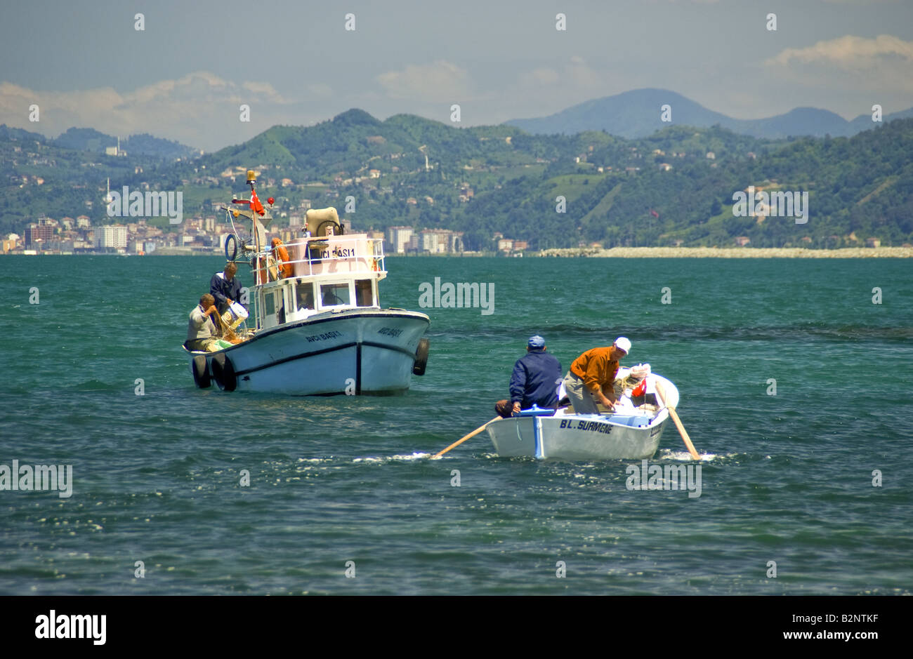 Nero per i pescatori di mare vicino a Trabzon Foto Stock
