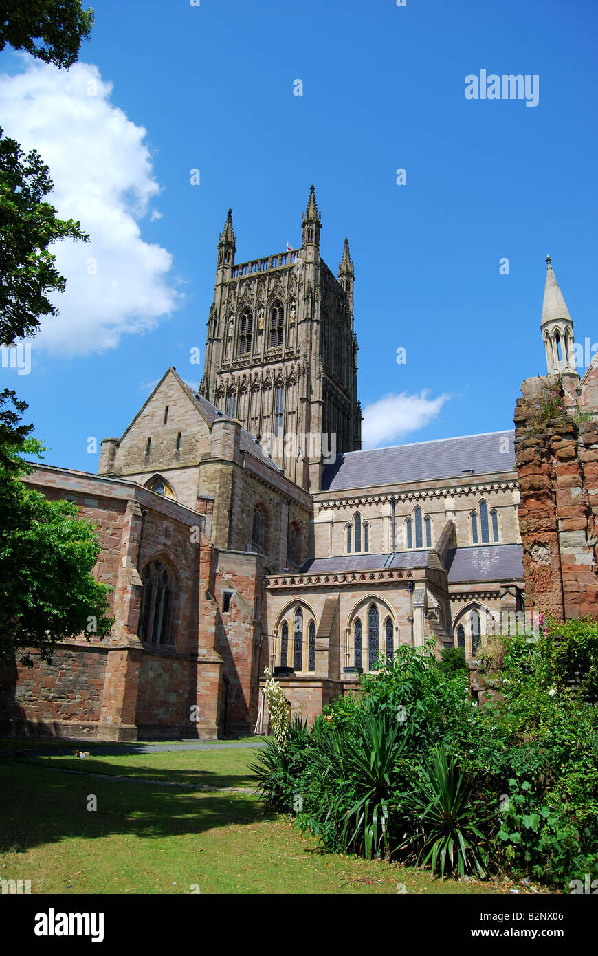 Cattedrale di Worcester dal College Green, Worcester, Worcestershire, England, Regno Unito Foto Stock