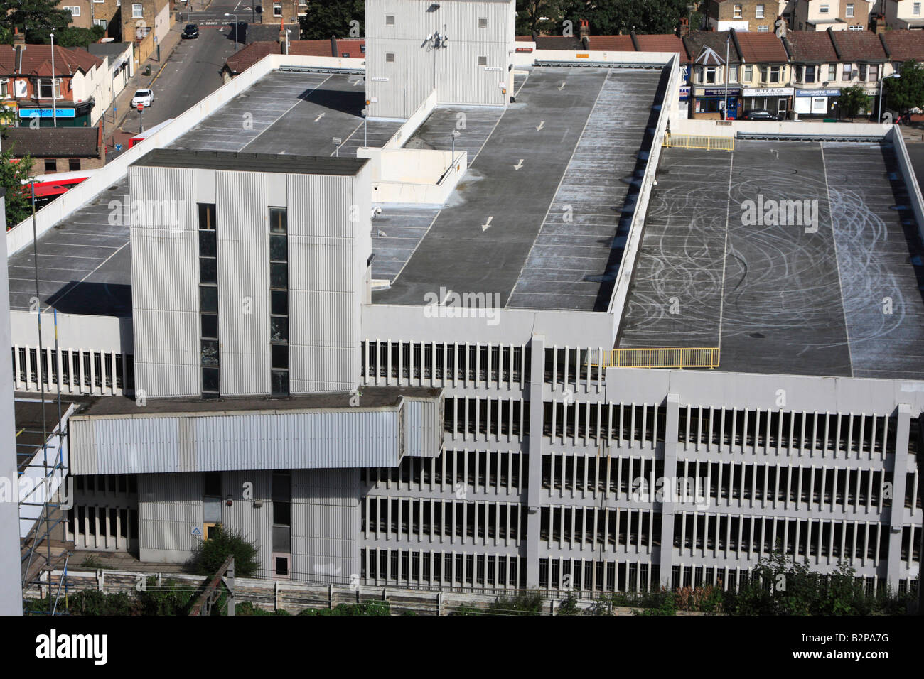 Multipiano parcheggio auto 1970 costruito in cemento Londra Inghilterra Regno unito Gb Foto Stock