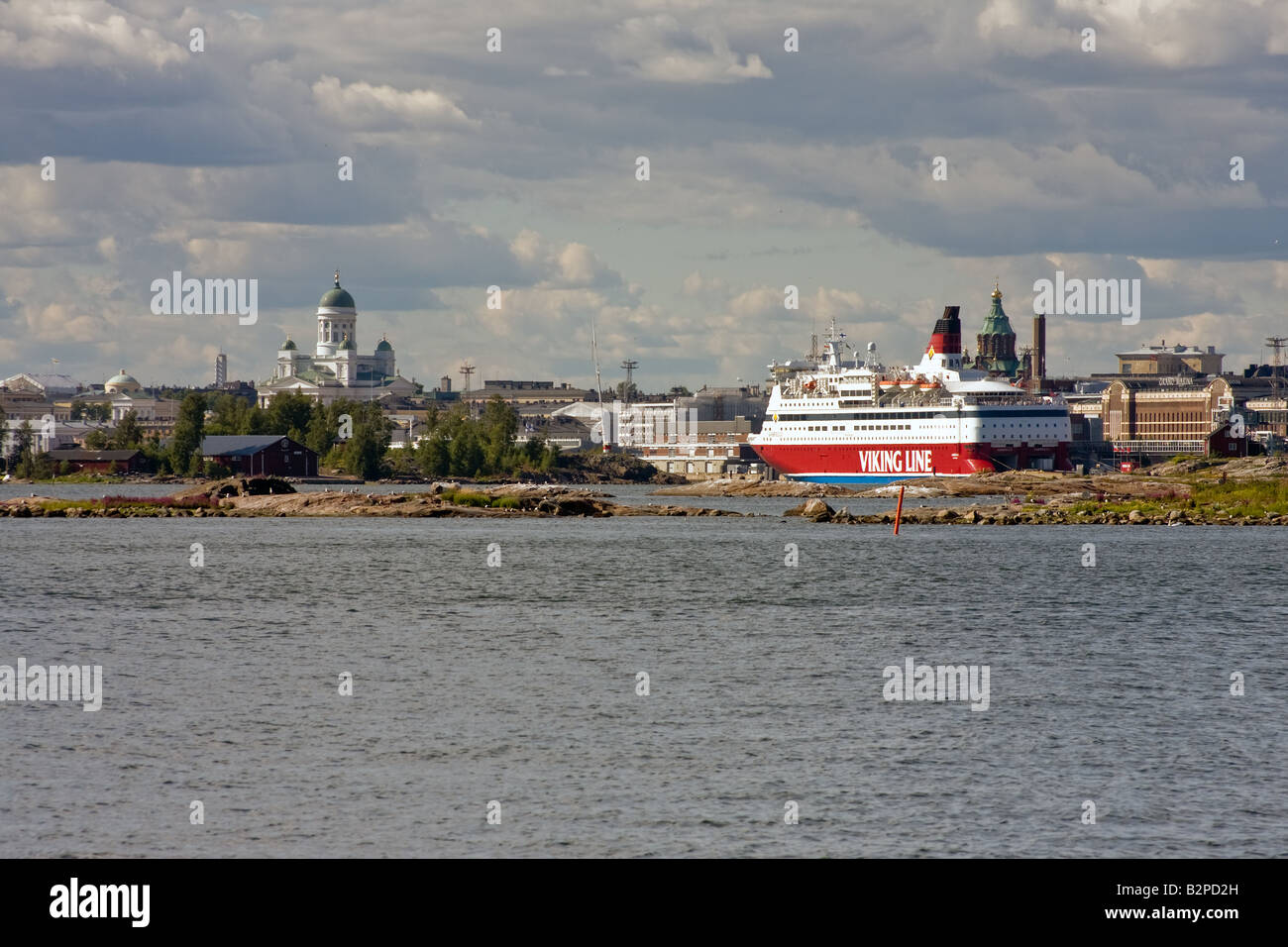 Vista di Helsinki Finlandia dal mare Foto Stock