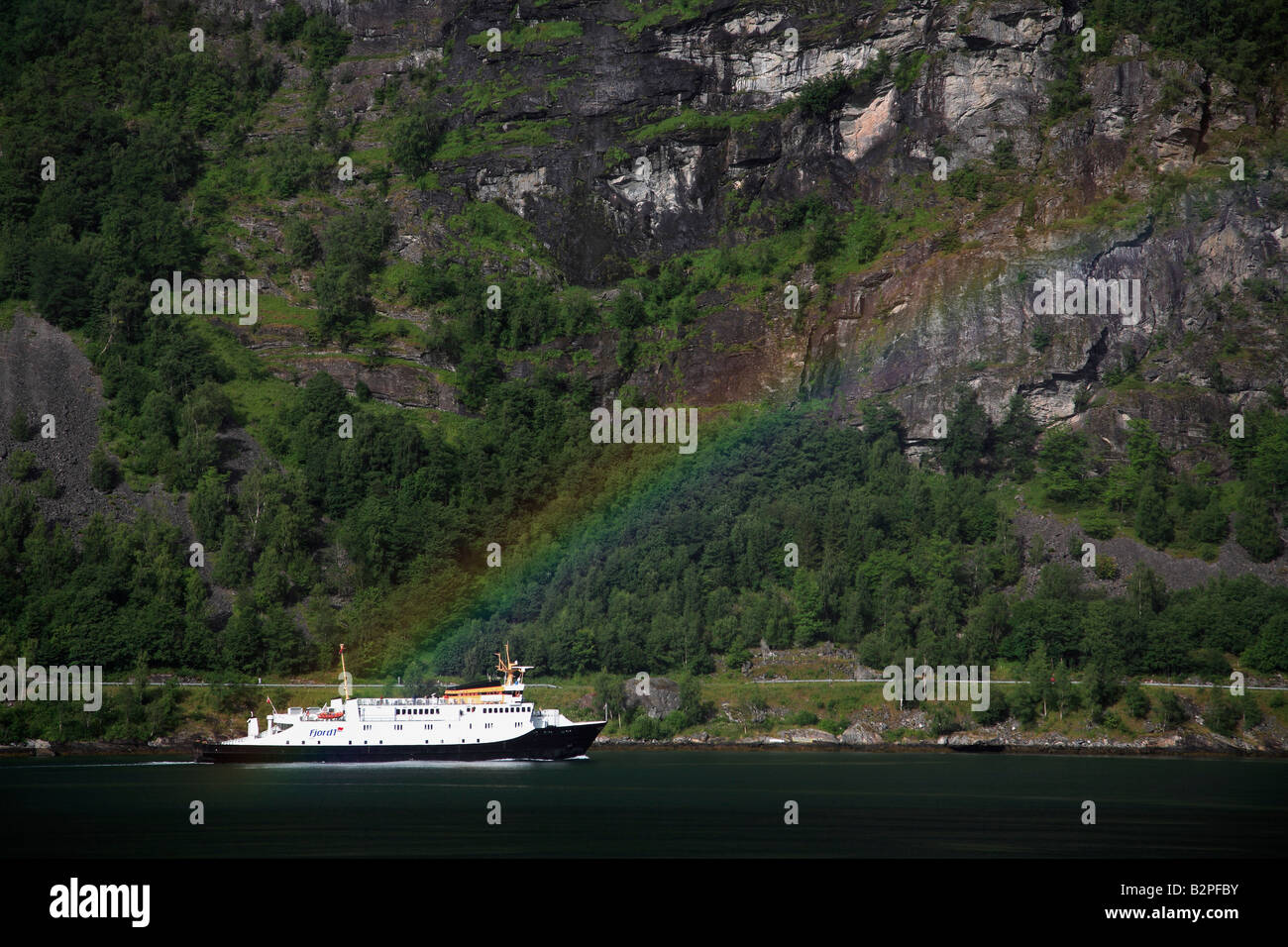 Norvegia Geirangerfjord nave traghetto rainbow Foto Stock