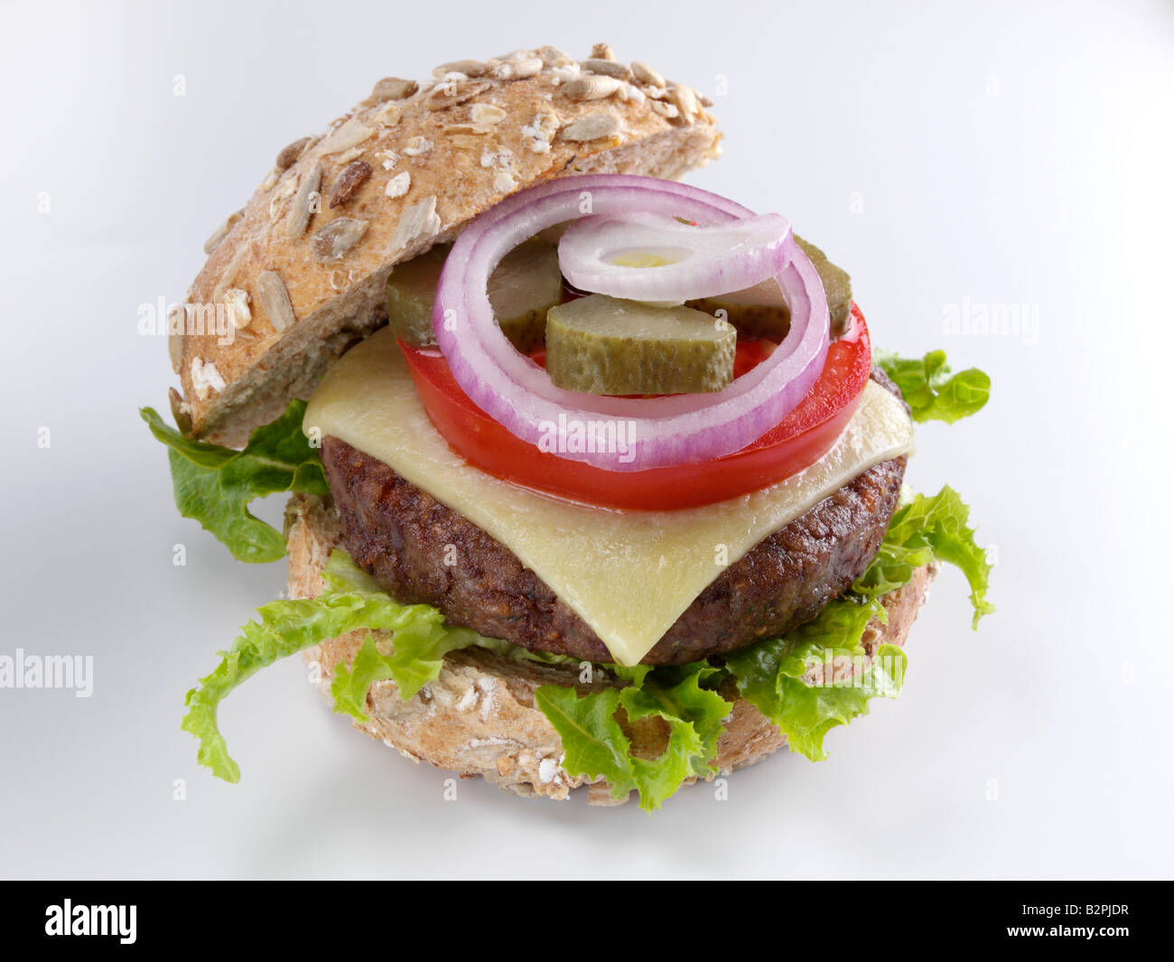 Veggie Burger Formaggio con pomodoro e cipolla rossa cibo editoriale Foto Stock