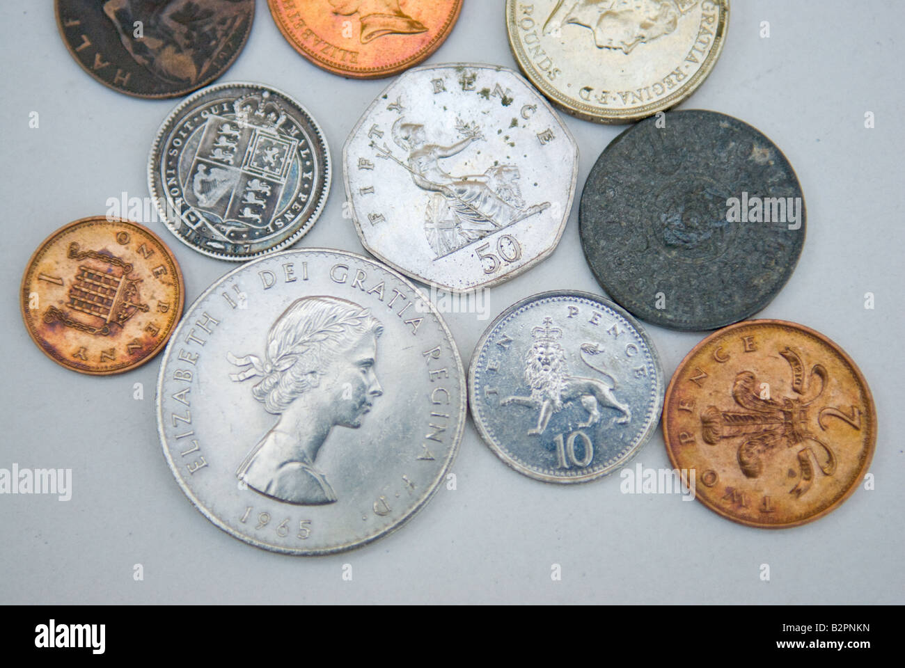 Varie monete in inglese Foto Stock